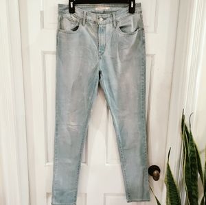 Levi distressed light wash jeans high rise skinny